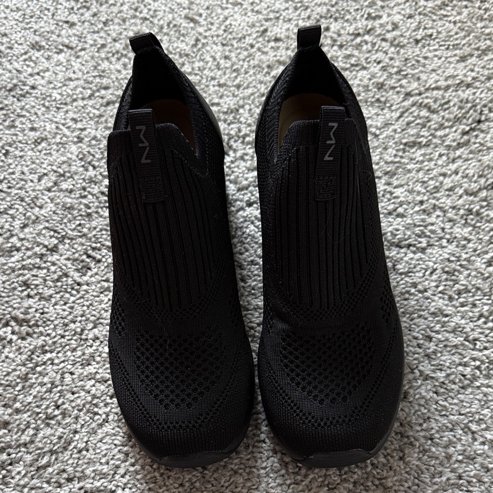 Women's Black Slip-On Wedges. Sketchers Mark Hanson. Size 6. New. Never worn.